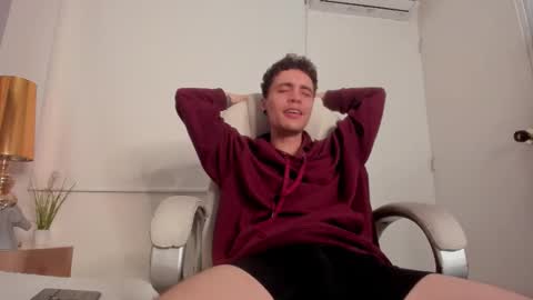 Snapshot of dark_sun333 chatting on September 26, 1:14 am dark_sun333 online show from September 26, 1:14 am