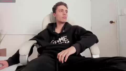 Snapshot of dark_sun333 chatting on September 23, 12:10 am dark_sun333 online show from September 23, 12:10 am