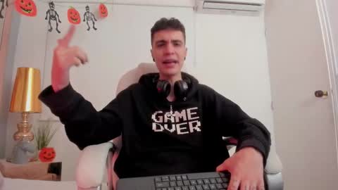 Snapshot of dark_sun333 chatting on October 28, 10:12 pm dark_sun333 online show from October 28, 10:12 pm