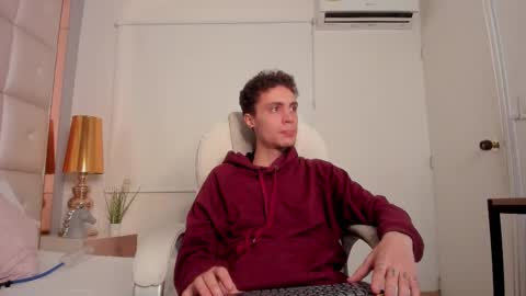 Snapshot of dark_sun333 chatting on September 24, 12:21 am dark_sun333 online show from September 24, 12:21 am