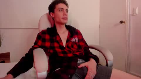 Snapshot of dark_sun333 chatting on October 10, 12:59 am dark_sun333 online show from October 10, 12:59 am