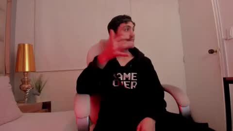 Snapshot of dark_sun333 chatting on October 19, 3:33 am dark_sun333 online show from October 19, 3:33 am