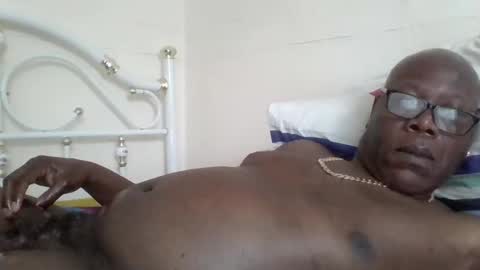 darkchocolat77 online show from May 11, 3:51 pm