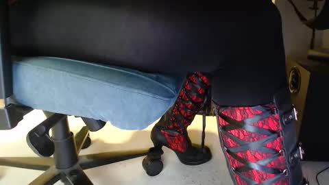 darkestme online show from February 2, 3:20 pm