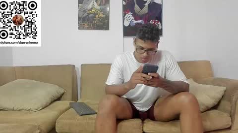 Snapshot of darren_lemus chatting on September 24, 8:51 pm Darren lemus online show from September 24, 8:51 pm