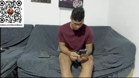 Snapshot of darren_lemus chatting on October 9, 5:12 am Darren lemus online show from October 9, 5:12 am