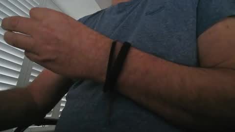 davesu12345 online show from February 24, 7:42 am