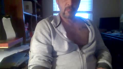 Snapshot of davethebooky chatting on December 31, 6:57 pm Dave online show from December 31, 6:57 pm