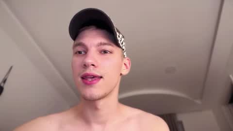 Snapshot of davey_ebash chatting on September 20, 7:47 pm Davey online show from September 20, 7:47 pm