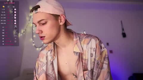 Snapshot of davey_ebash chatting on October 14, 7:43 pm Davey online show from October 14, 7:43 pm