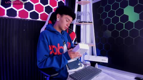 David online show from April 8, 12:47 pm