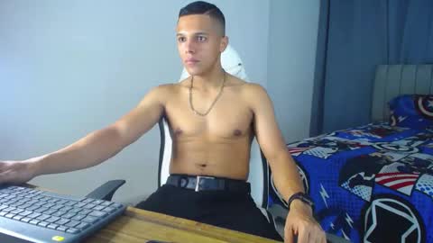 Snapshot of davisito7 chatting on December 26, 3:59 am David Angel online show from December 26, 3:59 am