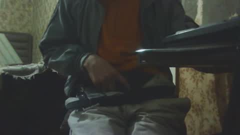 Snapshot of davitaa3434 chatting on February 6, 2:33 am davitaa3434 online show from February 6, 2:33 am