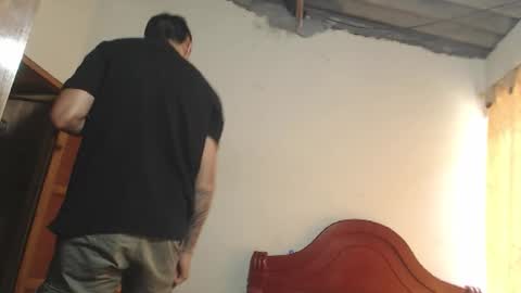 Dylon online show from September 29, 5:42 pm