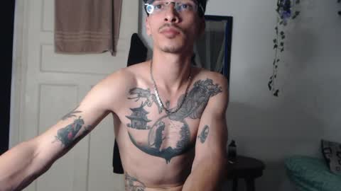dazzayy online show from May 13, 1:24 am