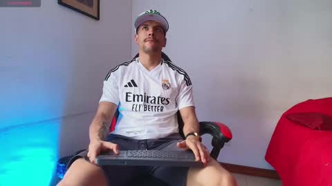 Santiago online show from February 4, 6:03 pm