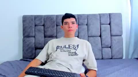 Snapshot of deivid18_summer chatting on October 18, 3:17 pm deivid18_summer online show from October 18, 3:17 pm