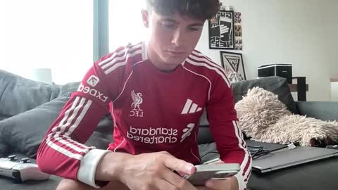 deletingthislater07 online show from October 18, 11:59 am