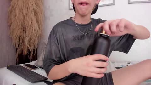 demian_hush online show from February 12, 7:20 pm