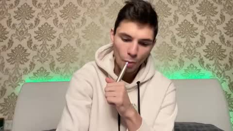 Den online show from December 9, 11:04 am