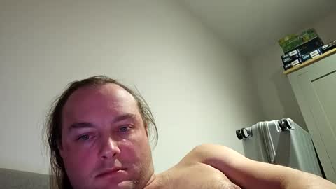 Snapshot of dennis210586 chatting on January 13, 12:41 am dennis210586 online show from January 13, 12:41 am