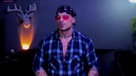 dennis_cox_ online show from February 6, 9:06 am