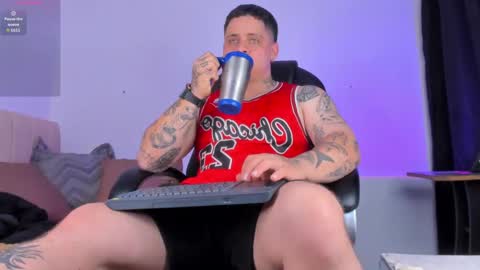 dennis munera online show from November 4, 1:01 pm