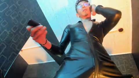 Dereck online show from June 27, 3:39 pm