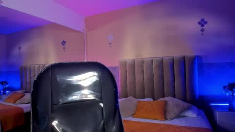 derek_sinn online show from April 16, 9:39 pm