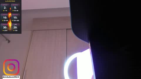 Snapshot of derekolsen_ chatting on October 24, 3:30 am Derek  IG Derekolsen2024 online show from October 24, 3:30 am