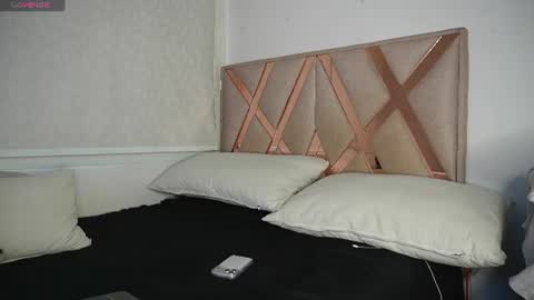 derekw_1 online show from July 16, 9:44 pm