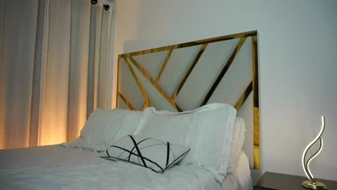 Devin Hunter online show from February 6, 4:53 am