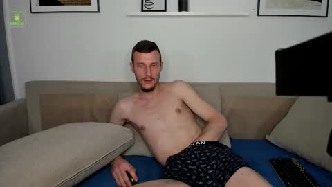 deymond_russo online show from February 6, 6:49 pm