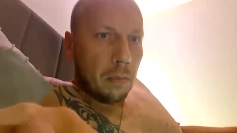 deznuts130 online show from October 19, 11:24 am