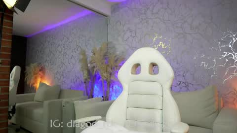 Diego online show from April 14, 2:00 am