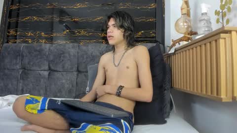 diamond_twink online show from February 16, 1:53 pm