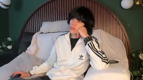 diamond_twink online show from July 18, 7:14 am