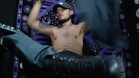 DICAPRIO online show from February 4, 7:33 pm