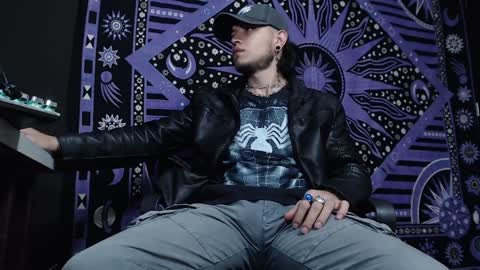 DICAPRIO online show from February 7, 4:46 pm