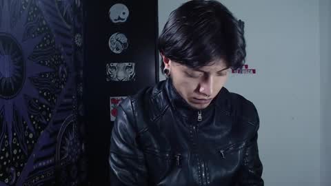 DICAPRIO online show from December 2, 9:04 pm