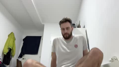 Snapshot of dickjulian chatting on December 4, 9:13 pm Im Julian  all cum shot videos here    online show from December 4, 9:13 pm