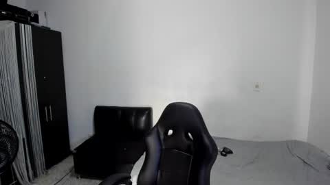 diiego_xxx online show from July 1, 7:03 pm