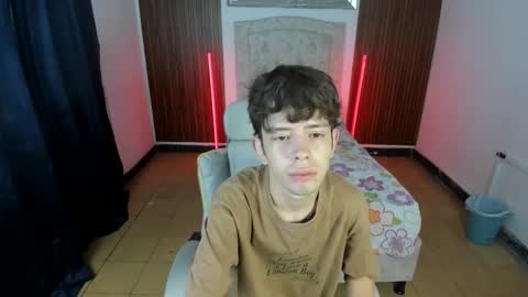 Snapshot of dilan_orduz chatting on October 20, 1:04 pm Dilan Orduz online show from October 20, 1:04 pm