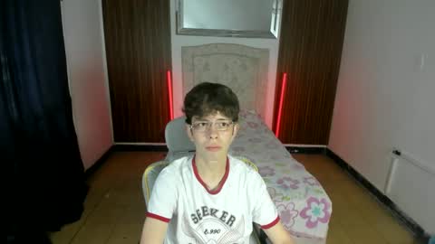 Snapshot of dilan_orduz chatting on October 21, 1:14 pm Dilan Orduz online show from October 21, 1:14 pm