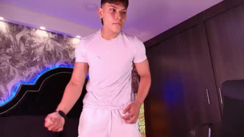 dilanmiller_ online show from May 26, 8:27 pm