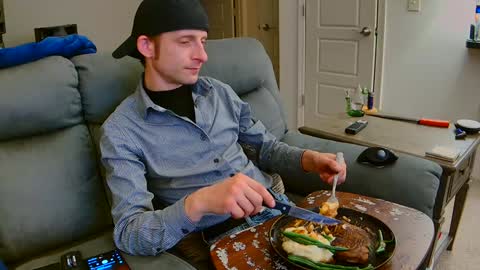 Dilldough405 online show from December 10, 1:51 am