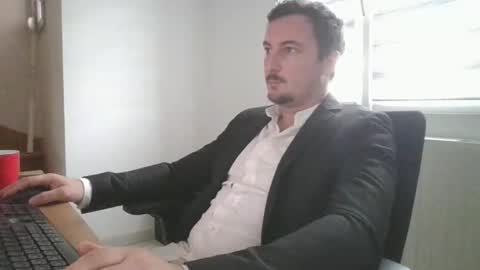 dim623 online show from October 3, 9:03 am