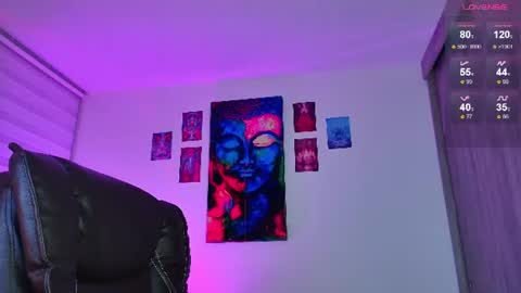 Julian Independent Model online show from June 17, 12:02 am