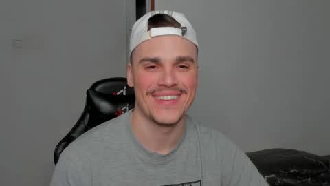 Hot DIN online show from April 9, 7:53 pm