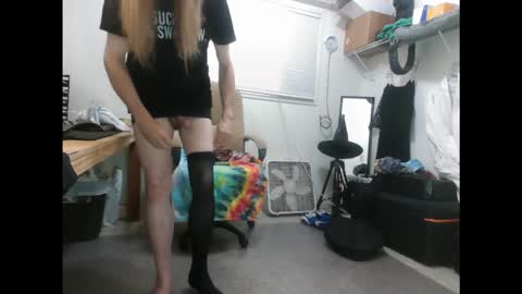 Snapshot of dinkdork094 chatting on October 11, 9:08 pm Dinkdork just having a good time online show from October 11, 9:08 pm